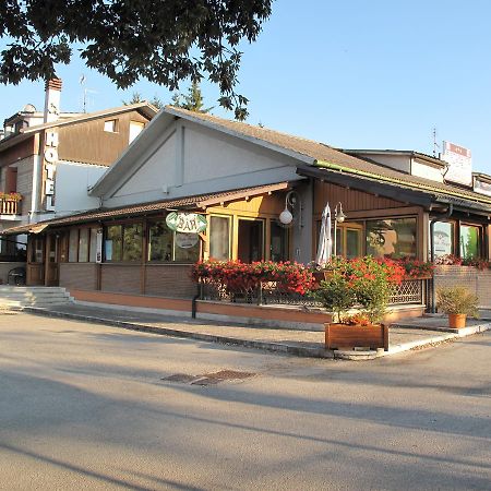 Hotel Ristorante La Nuova Fattoria Carsoli Exterior foto